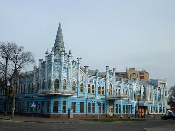 У Черкасах планують реконструювати Блакитний палац: які варіанти пропонують
