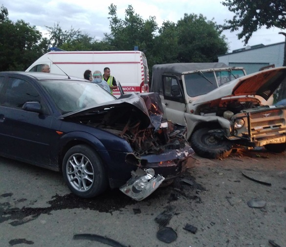 У Черкаській області зіштовхнулись два автомобілі: постраждала жінка
