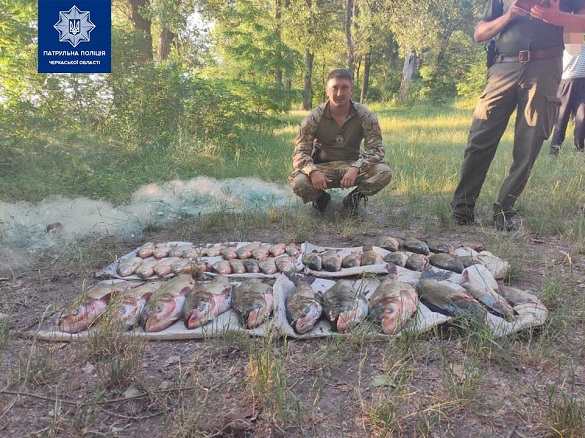 У Черкаській області затримали браконьєра, який сітками ловив рибу (ФОТО)