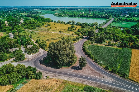 У Черкаській області ремонтують дорогу, яку не відновлювали понад 30 років (ФОТО)
