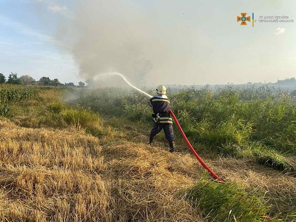 У Черкаській області за добу рятувальники загасили чотири пожежі