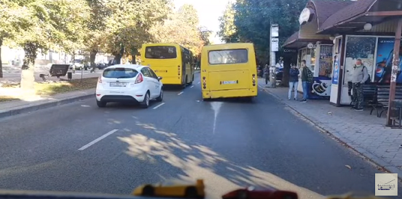 Перегони з тролейбусом по-черкаськи: в автобуса під час руху відпало колесо (ВІДЕО)