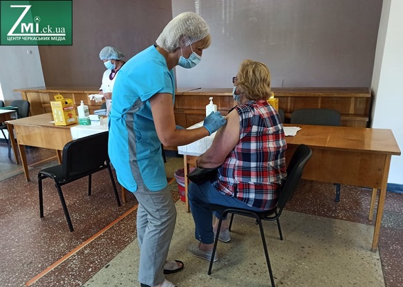 На Черкащині триває імунізація проти коронавірусної хвороби