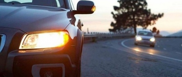 До уваги черкаських водіїв: з жовтня потрібно вмикати ближнє світло фар
