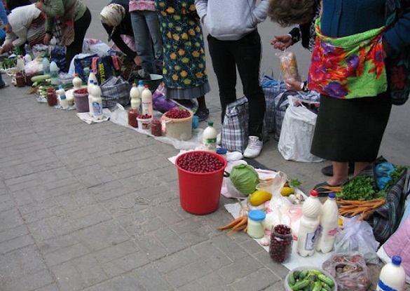 Торгівлю на тротуарах вулиці Смілянської в Черкасах мають заборонити 