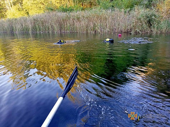 На Черкащині з дна озера дістали тіло потопельниці