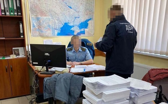 Збитки понад 20 млн грн: черкаських митників підозрюють у махінаціях