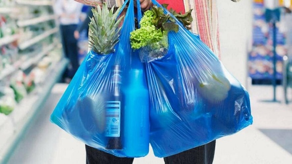 Пластикові пакети в супермаркетах більше не безкоштовні: скільки доведеться платити черкащанам