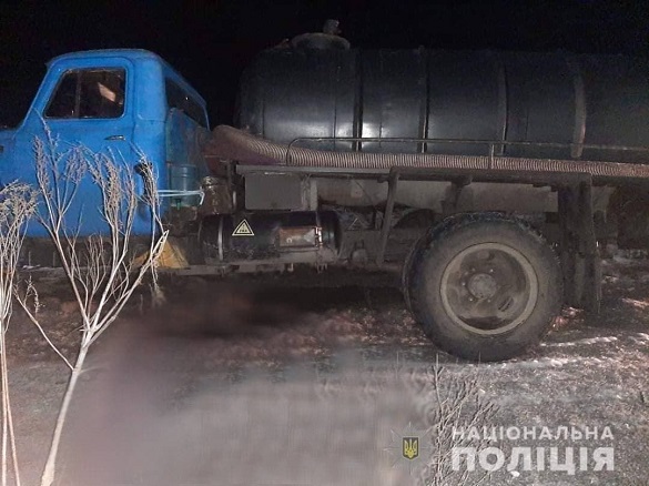 Впав головою під колесо: на Черкащині водій вантажівки наїхав на нетверезого чоловіка