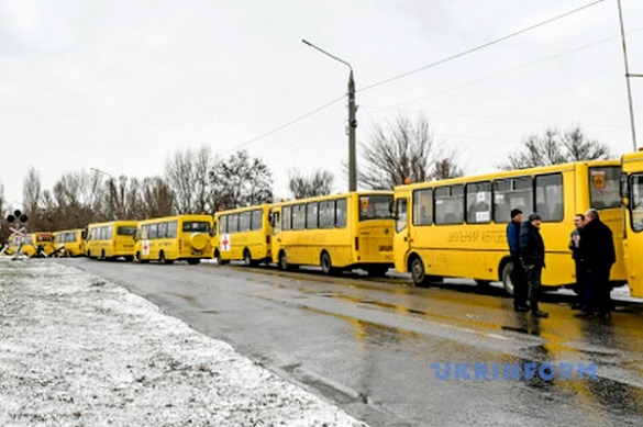 У Черкаську область прибули майже 30 автобусів із евакуйованими людьми