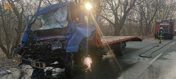 На Черкащині зіштовхнулися вантажівка та евакуатор: один водій постраждав