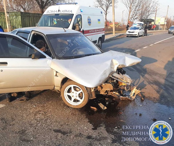 На Черкащині зіштовхнулися чотири автомобілі: є постраждалі (ФОТО)