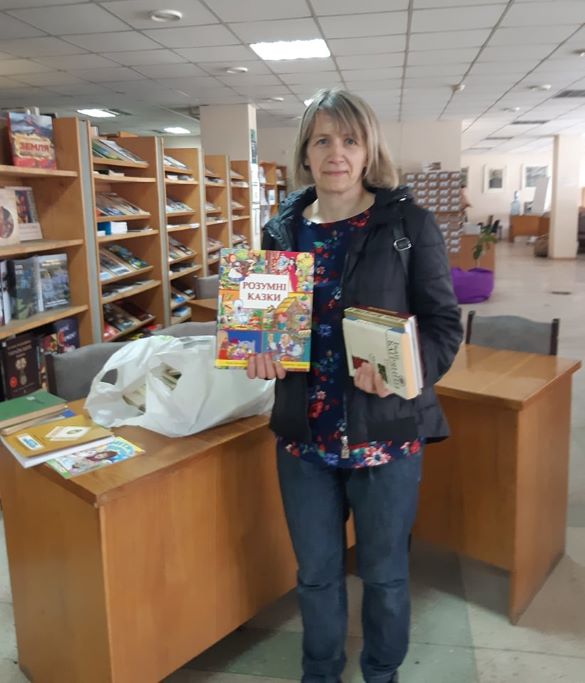 Черкаська бібліотека зібрала книги для переселенців