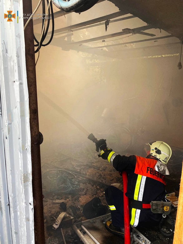 У Черкаській області сталася пожежа в господарчій будівлі