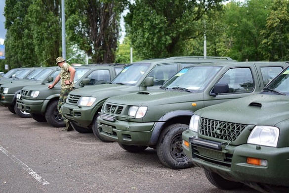 Вісім автівок передали одному з батальйонів територіальної оборони Черкащини