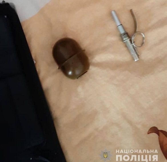 На Канівщині у чоловіка вдома знайшли гранату