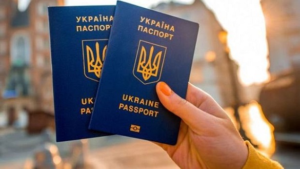Понад 8 тисяч черкащан у вересні оформили паспорти для виїзду за кордон