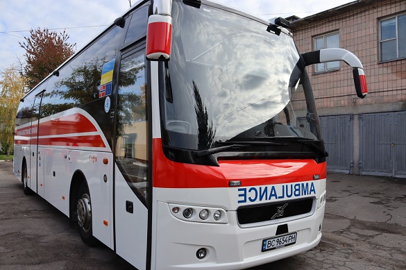 У черкаських медиків з'явився автобус для транспортування важкохворих (ФОТО)
