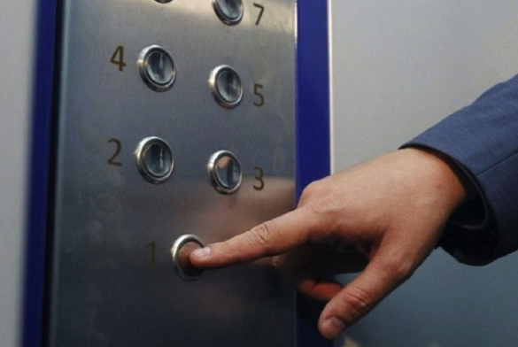 Жителів Черкас просять не користуватися ліфтами під час повітряної тривоги