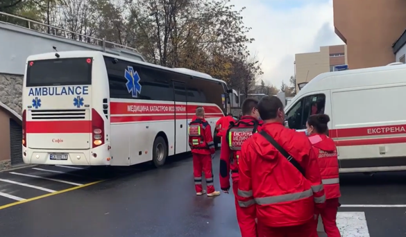 Черкаські медики вперше транспортували спеціалізованим автобусом важкохворих пацієнтів