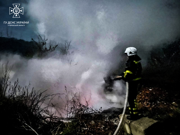 На Уманщині вогнеборці ліквідували пожежу на відкритій території
