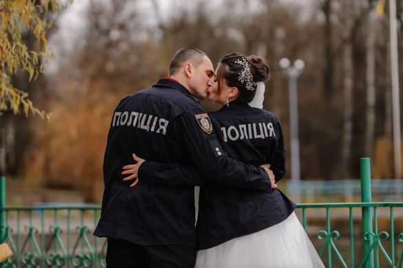 Кохання під час війни: на Черкащині одружилася пара поліцейських