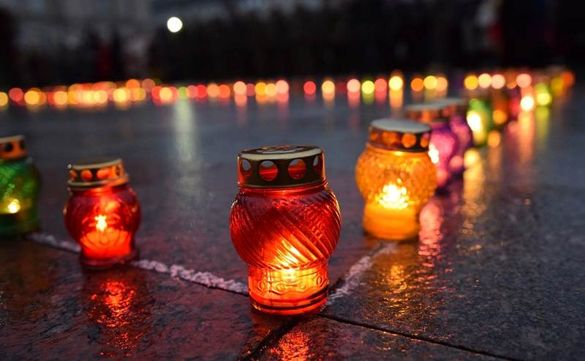 На Черкащині запалили свічки пам’яті про закатованих голодом