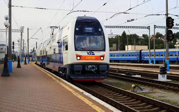 Укрзалізниця вперше запускає швидкісний поїзд із Києва до Черкас