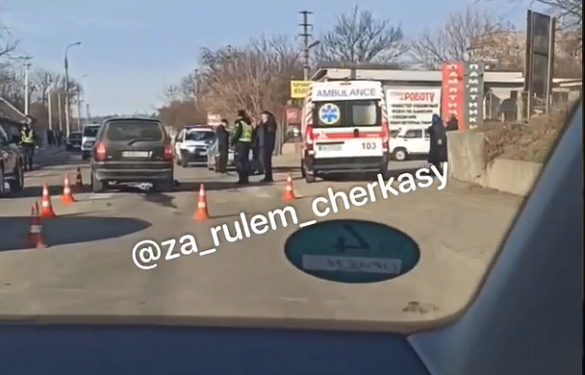 На Черкащині не розминулись два автомобілі: чоловік загинув, а жінка - травмована