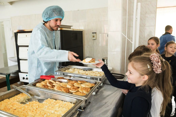 У Черкасах відновлять безоплатне харчування для школярів