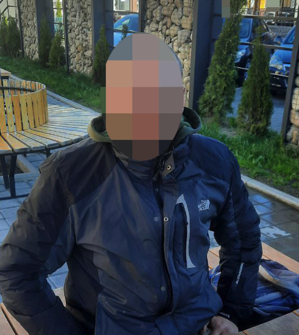 На вулиці Смілянській в Черкасах затримали чоловіка, якого шукала поліція