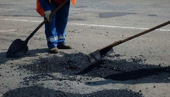 На Черкащині керівника будівельної компанії судитимуть за неякісний ремонт дороги