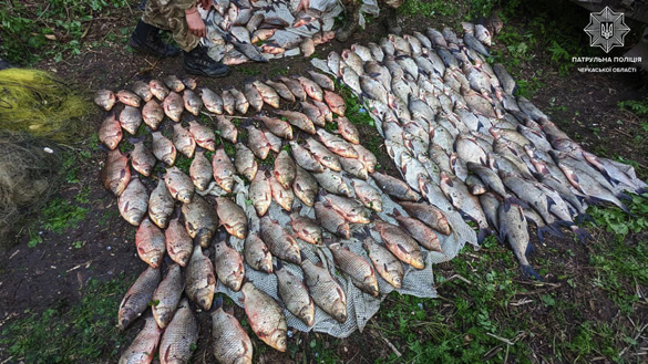 На Золотоніщині спіймали двох браконьєрів, які ловили рибу в ландшафтному заказнику
