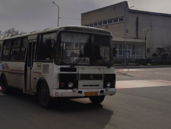 У Каневі курсує додатковий автобус до підніжжя Тарасової гори