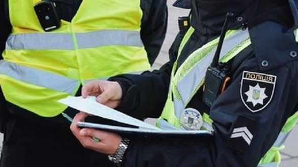 На Черкащині поліцейським пропонували перерахувати на карту 10 тисяч