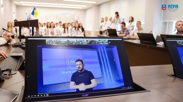 Президент провів онлайн-зустріч із черкаськими школярами