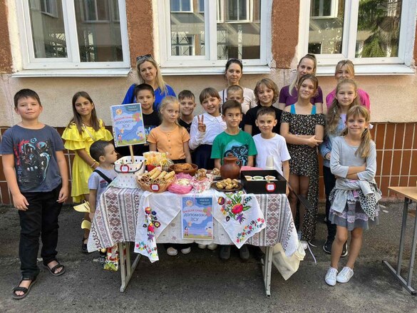 У Черкасах на шкільному ярмарку зібрали понад 30 тисяч на ЗСУ У Черкасах на шкільному ярмарку зібрали понад 30 тисяч на ЗСУ