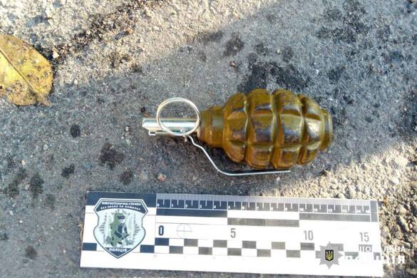 В Умані затримали жінку, яка хотіла продати гранату