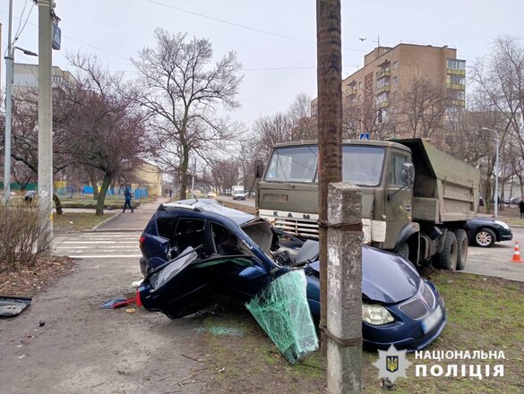 У Черкасах сталася ДТП на перехресті: двоє осіб постраждали (ФОТО)