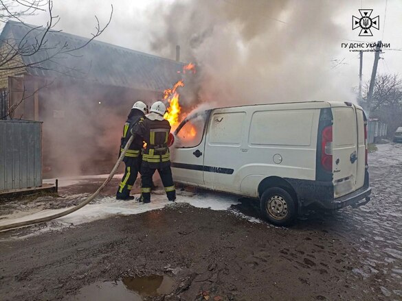 У Черкаському районі загорілося авто (ФОТО)