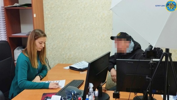 Росіянку та її сина, які нелегально перебували на Черкащині, примусили виїхати з України