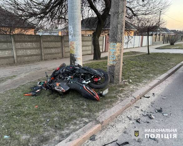 У Черкасах на перехресті сталася аварія: постраждав мотоцикліст
