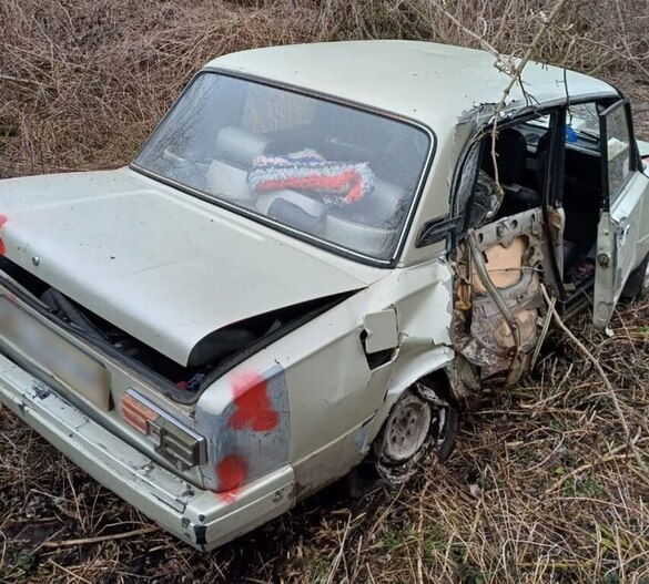 В’їхав у стовп та втік: на Черкащині водій напідпитку скоїв ДТП