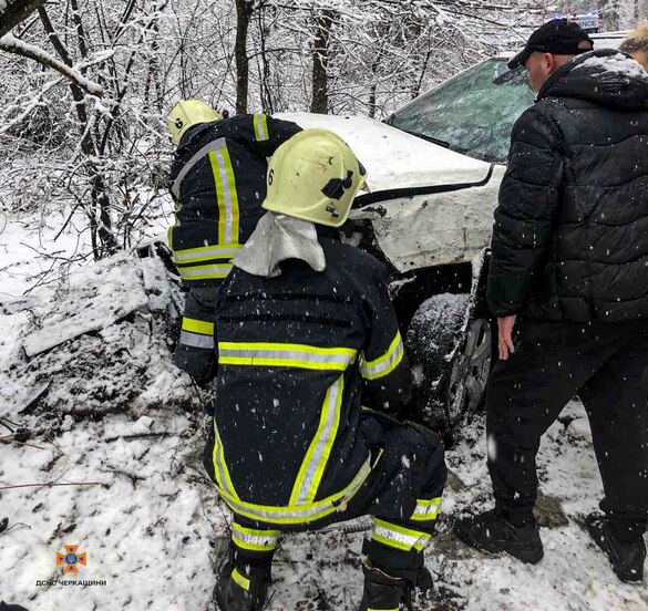 На Звенигородщині сталася ДТП: одна людина загинула, двоє - травмовані