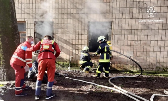 П'ятьох людей евакуювали: на проспекті Хіміків сталася масштабна пожежа